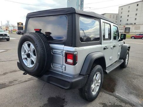 Used 2022 Jeep Wrangler Unlimited Sport AWD/4WD image 7