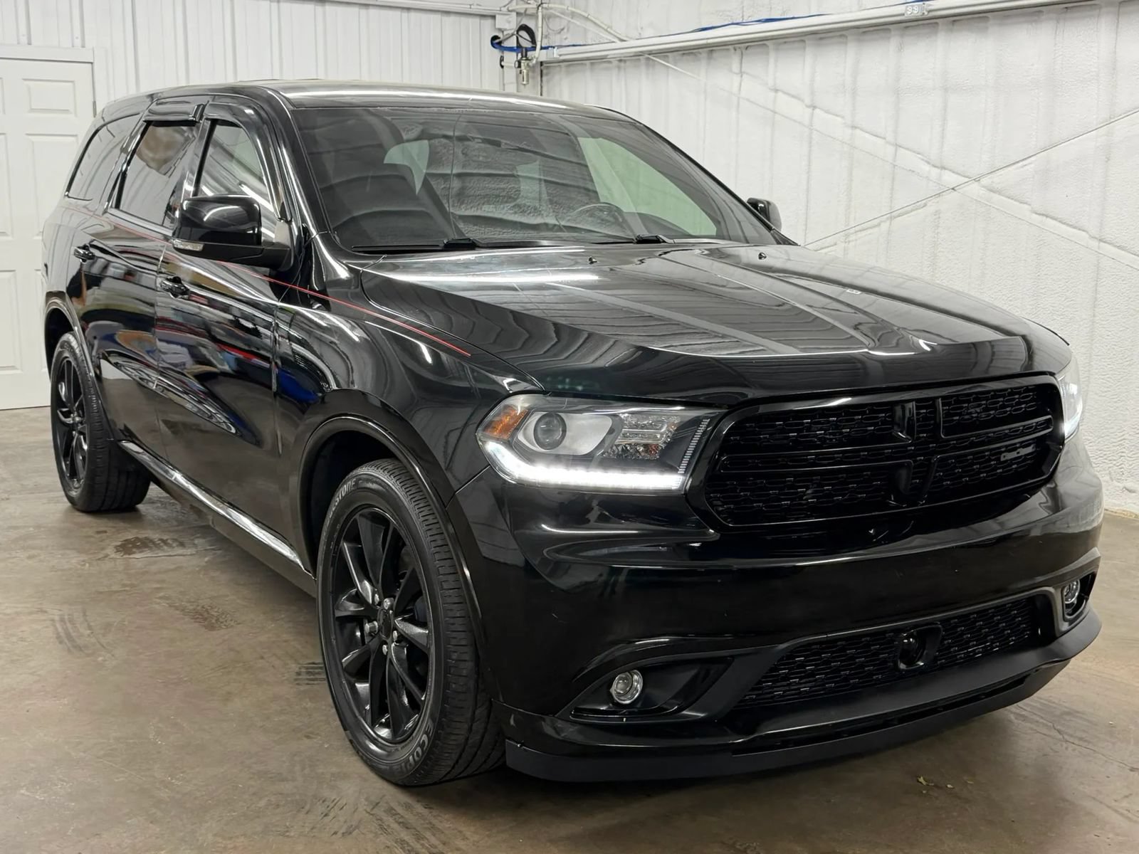Used 2017 Dodge Durango R/T w/ Technology Group AWD/4WD image 2