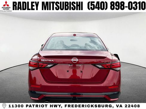 Used 2025 Nissan Sentra SR w/ SR Premium Package FWD image 18