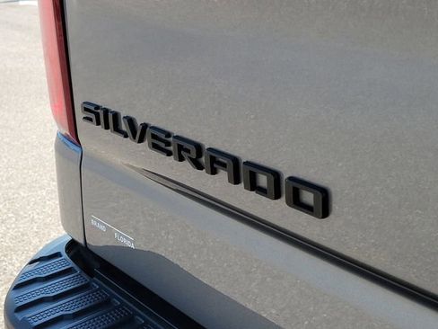 Used 2022 Chevrolet Silverado 1500 LT Trail Boss w/ LT Trail Boss Premium Package AWD/4WD image 6
