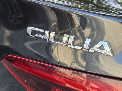 Used 2022 Alfa Romeo Giulia Ti RWD image 10