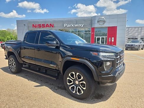 Used 2023 GMC Canyon AT4 w/ AT4 Premium Package AWD/4WD image 1