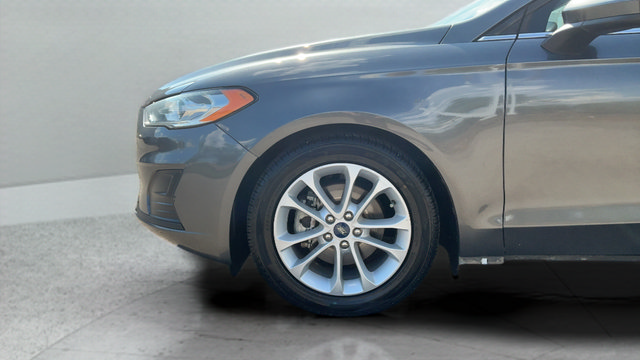 Used 2020 Ford Fusion SE FWD image 26