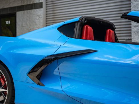 Used 2021 Chevrolet Corvette Stingray Coupe w/ Z51 Performance Package RWD image 26