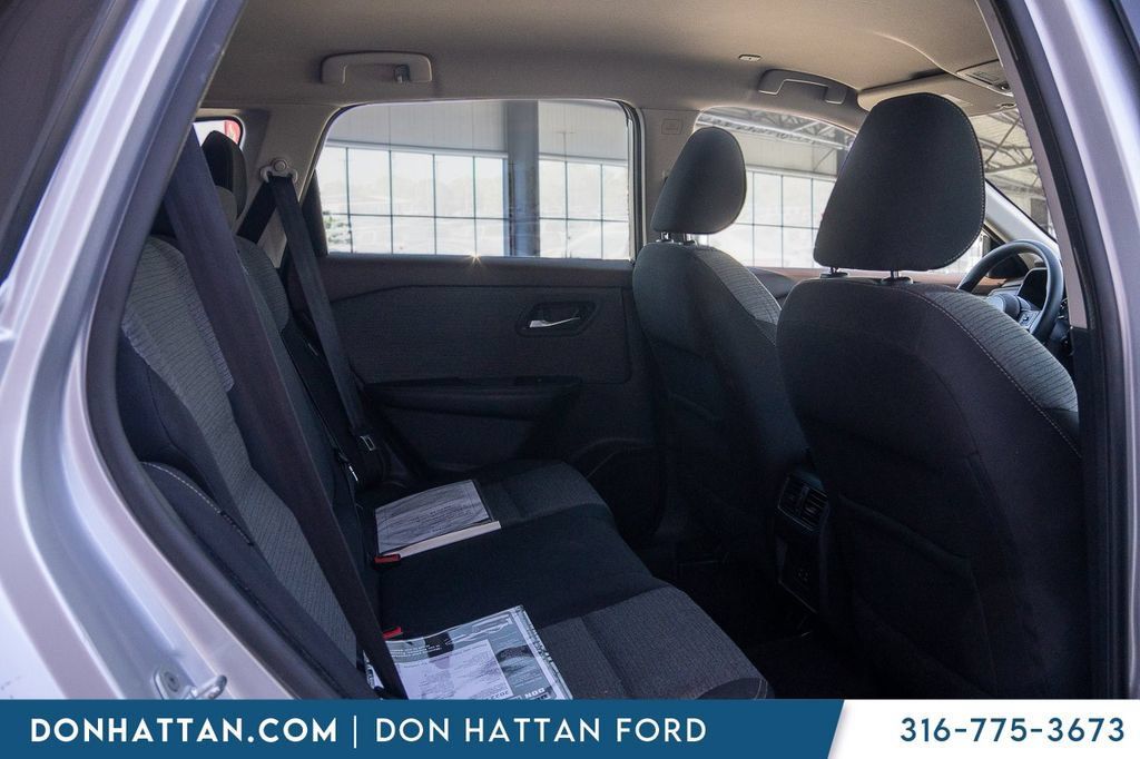 Used 2022 Nissan Rogue SV AWD/4WD image 22