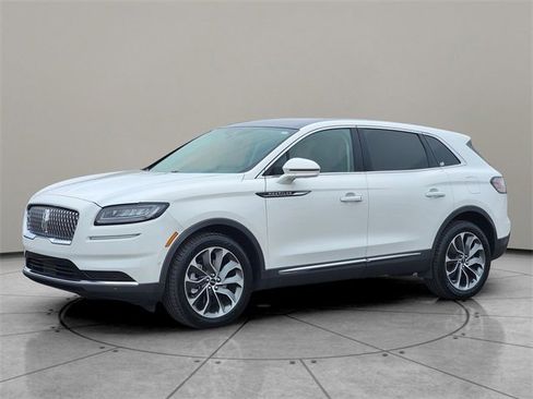 Certified 2022 Lincoln Nautilus Reserve w/ Equipment Group 201A image 3