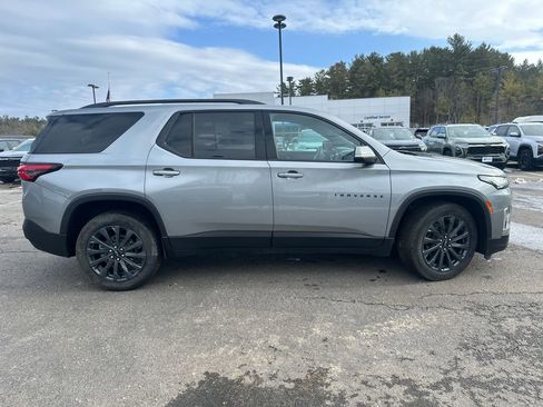 Used 2023 Chevrolet Traverse RS image 6