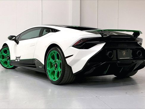 Used 2023 Lamborghini Huracan Tecnica image 6