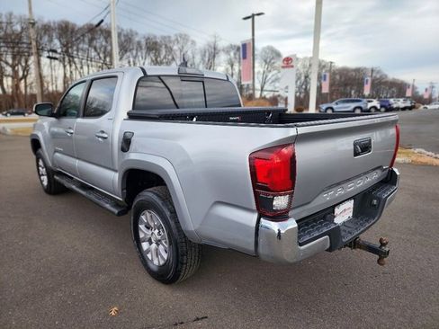 Used 2018 Toyota Tacoma SR5 image 5