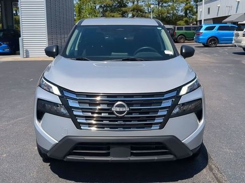Used 2024 Nissan Rogue S FWD image 8