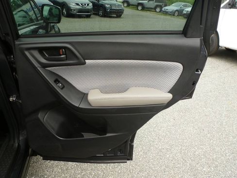 Used 2018 Subaru Forester 2.5i Premium w/ All-Weather Package AWD/4WD image 31