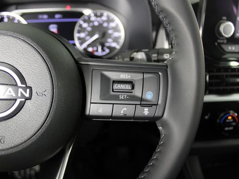 Certified 2025 Nissan Pathfinder SV w/ Black Appearance Package FWD image 26