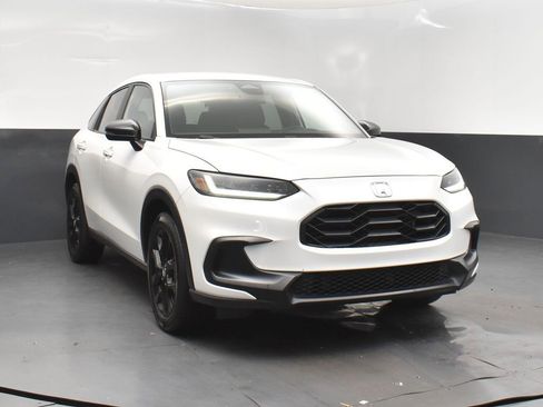 Used 2024 Honda HR-V Sport image 9