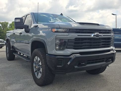 Used 2024 Chevrolet Silverado 2500 Custom w/ Custom Value Package AWD/4WD image 7
