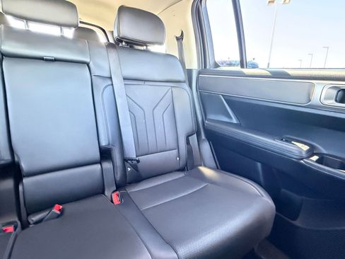 Used 2025 Hyundai Santa Fe SEL AWD/4WD image 38