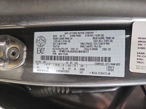 Used 2025 Ford Escape Platinum AWD/4WD image 42