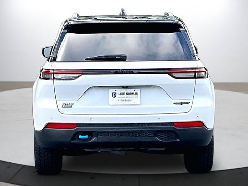 Used 2023 Jeep Grand Cherokee Trailhawk AWD/4WD image 7