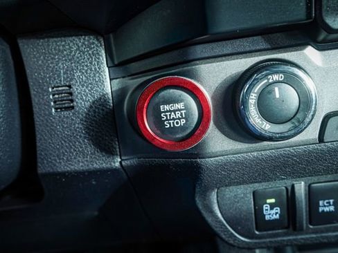 Used 2022 Toyota Tacoma TRD Off-Road image 22