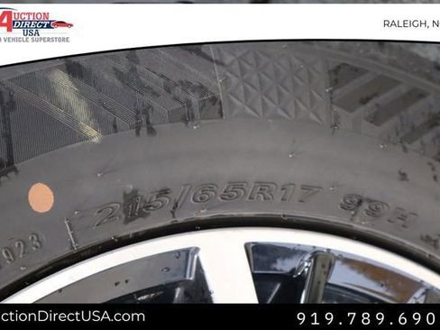 Used 2021 Volkswagen Tiguan SE w/ Panoramic Sunroof Package image 42