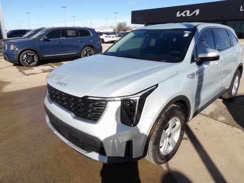 New 2026 Kia Sorento LX image 2