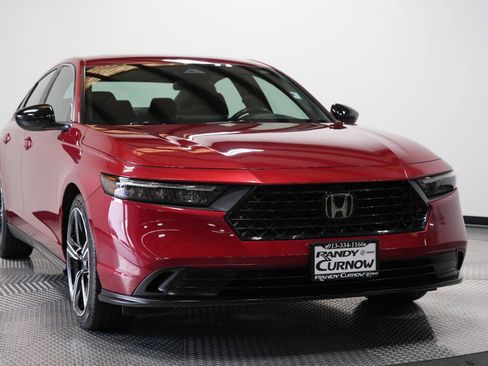 Used 2023 Honda Accord Sport image 2