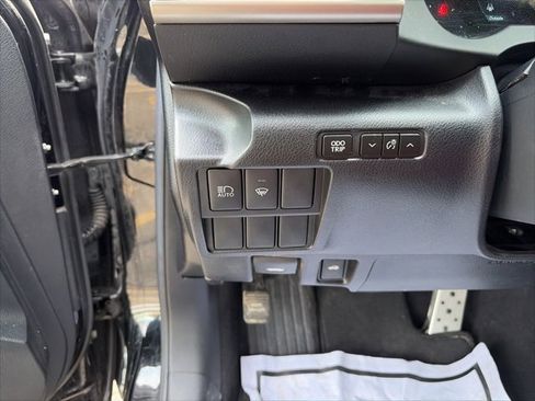 Used 2018 Lexus IS 300 F Sport image 32