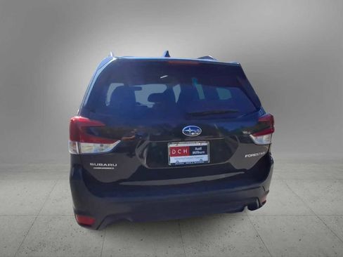 Used 2020 Subaru Forester Premium image 7