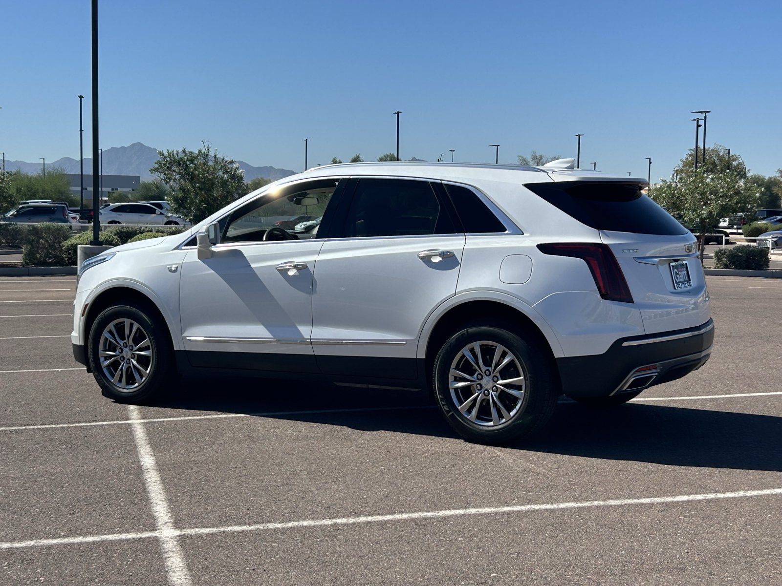 Certified 2020 Cadillac XT5 Premium Luxury FWD image 3