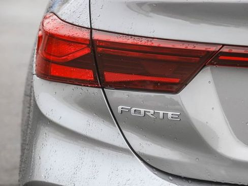 Certified 2022 Kia Forte LXS w/ LXS Technology Package image 11