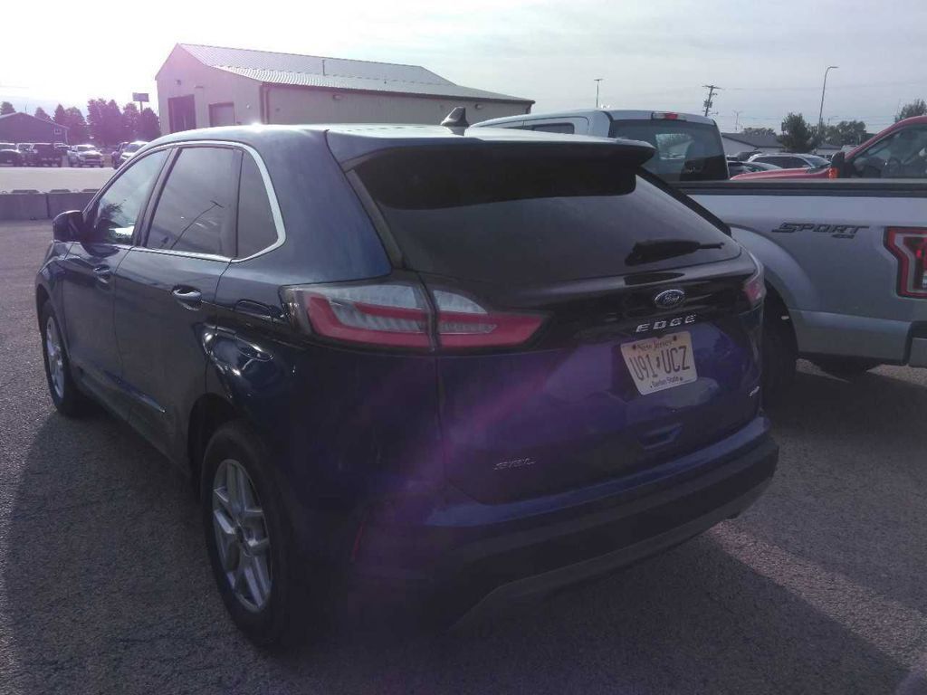 Used 2024 Ford Edge SEL AWD/4WD image 2