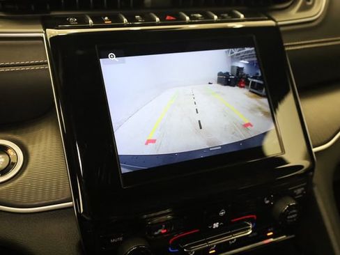 Used 2024 Jeep Grand Cherokee L Laredo image 22