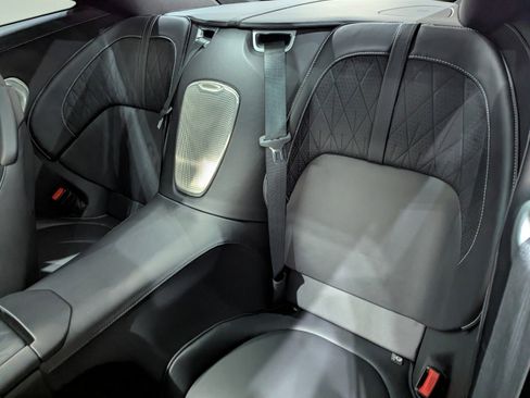 Used 2025 Aston Martin DB12 Coupe image 17