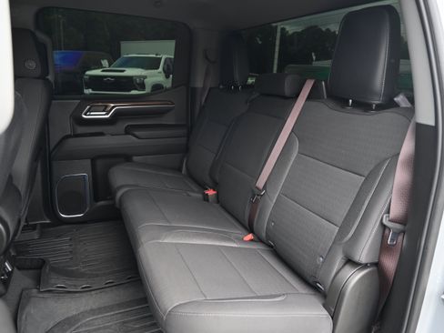 Used 2024 Chevrolet Silverado 1500 LT AWD/4WD image 33