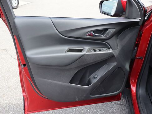 Used 2024 Chevrolet Equinox LT w/ LPO, Floor Liner Package FWD image 8