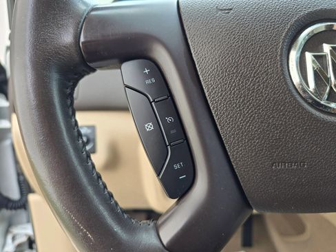 Used 2011 Buick Enclave CXL FWD image 28
