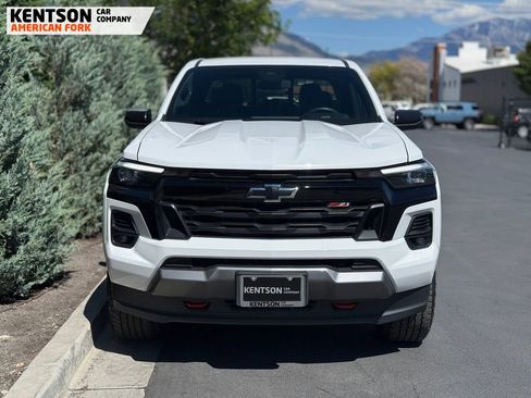 Used 2023 Chevrolet Colorado Z71 w/ Advanced Trailering Package AWD/4WD image 2