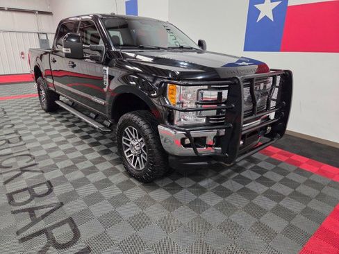 Used 2017 Ford F250 Lariat w/ Lariat Value Package image 16