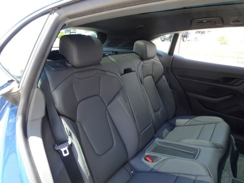 Used 2022 Porsche Taycan 4 Cross Turismo image 18