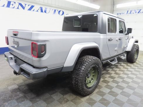 Used 2021 Jeep Gladiator Sport image 4
