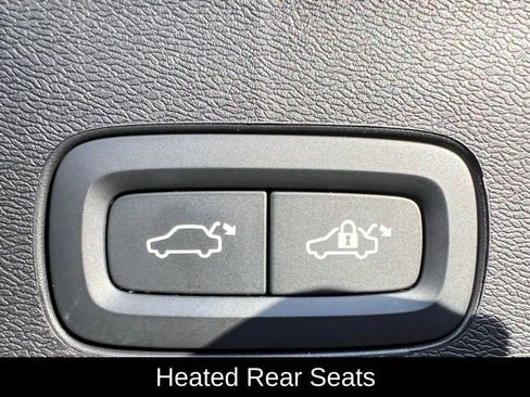 Used 2025 Volvo XC60 B5 Ultra w/ Climate Package image 12