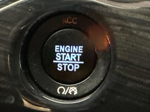 Used 2021 Jeep Grand Cherokee Overland AWD/4WD image 28