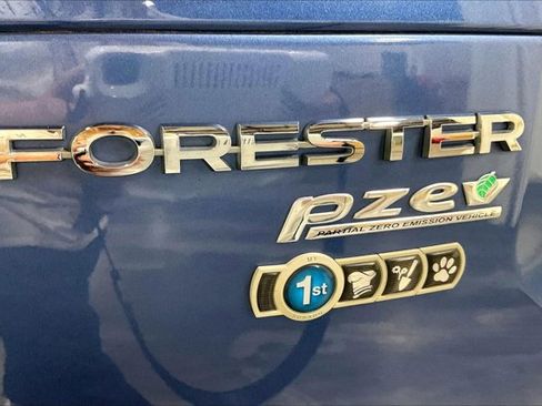 Used 2015 Subaru Forester 2.5i Limited AWD/4WD image 8