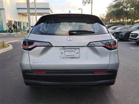Certified 2023 Honda HR-V LX image 5