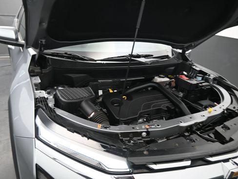 Used 2025 Chevrolet Equinox LT FWD image 23