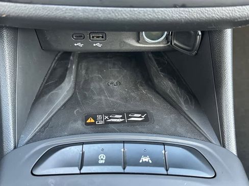 Used 2024 Buick Envista Preferred w/ Convenience II Package image 23