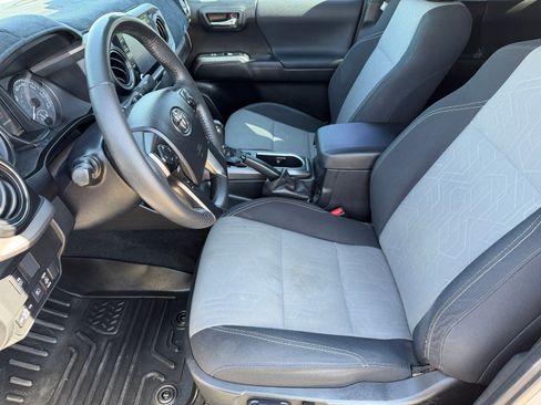 Used 2021 Toyota Tacoma TRD Off-Road RWD image 15
