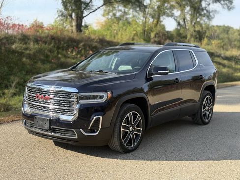 Used 2022 GMC Acadia SLT w/ Preferred Package AWD/4WD image 2