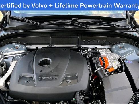 Used 2023 Volvo XC60 T8 Plus image 12