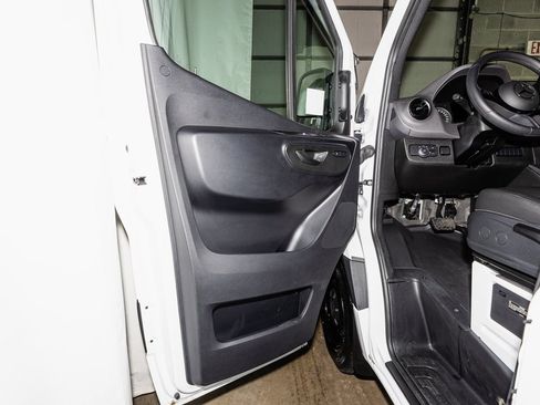 Used 2025 Mercedes-Benz Sprinter 3500 image 7