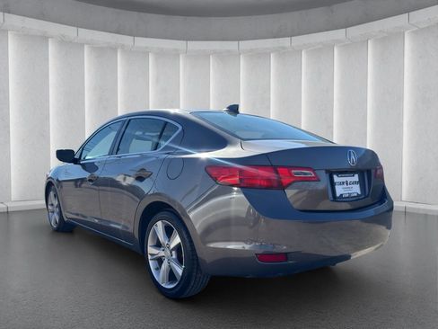 Used 2013 Acura ILX w/ Technology Package image 3